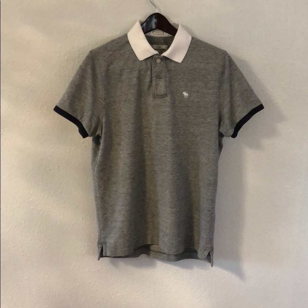 Men’s gray Abercrombie and Fitch XL.